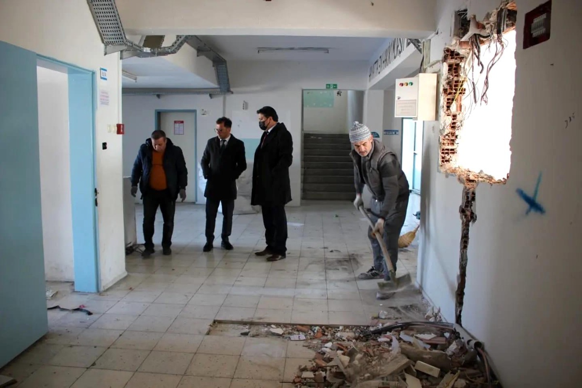 Ortaca Ortaokulu yenileme çalışmaları başladı