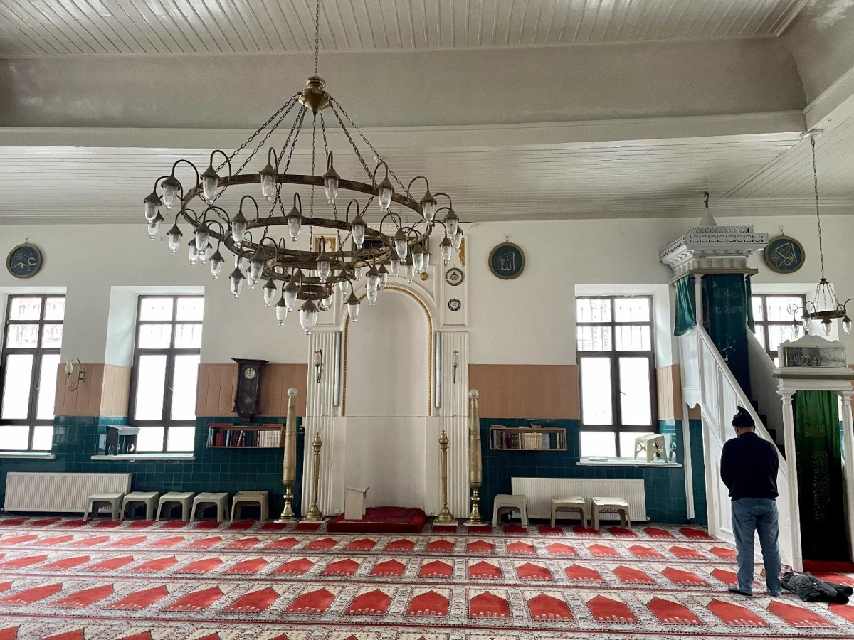 Osmanlı dönemindeki İstanbul\'da, ezan ilk olarak bu camide okunuyordu