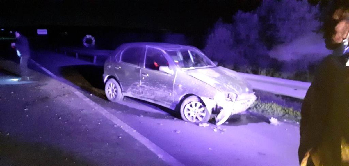 Son Dakika | Otomobil karşı şeride geçti, sürücü ölümden döndü