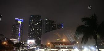 Paramount Miami Worldcenter dijital Ukrayna bayrağıyla aydınlatıldı