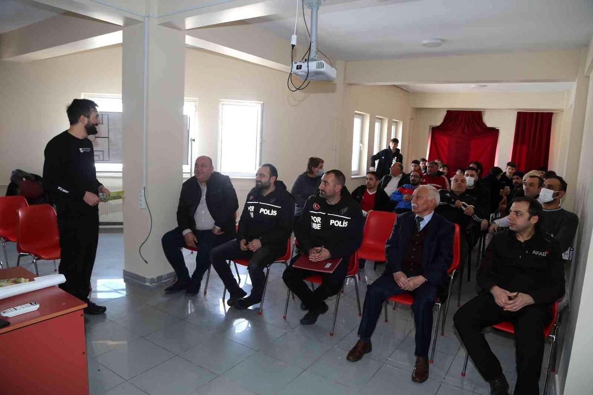 Sivasspor çalışanlarına ilk yardım ve güvenlik eğitimi