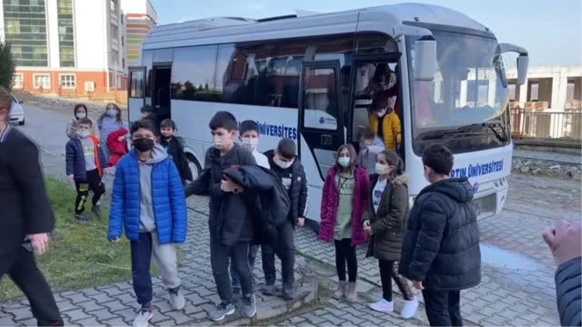 Üniversite sıralarında "keşif yolculuğu"na çıkıyorlar