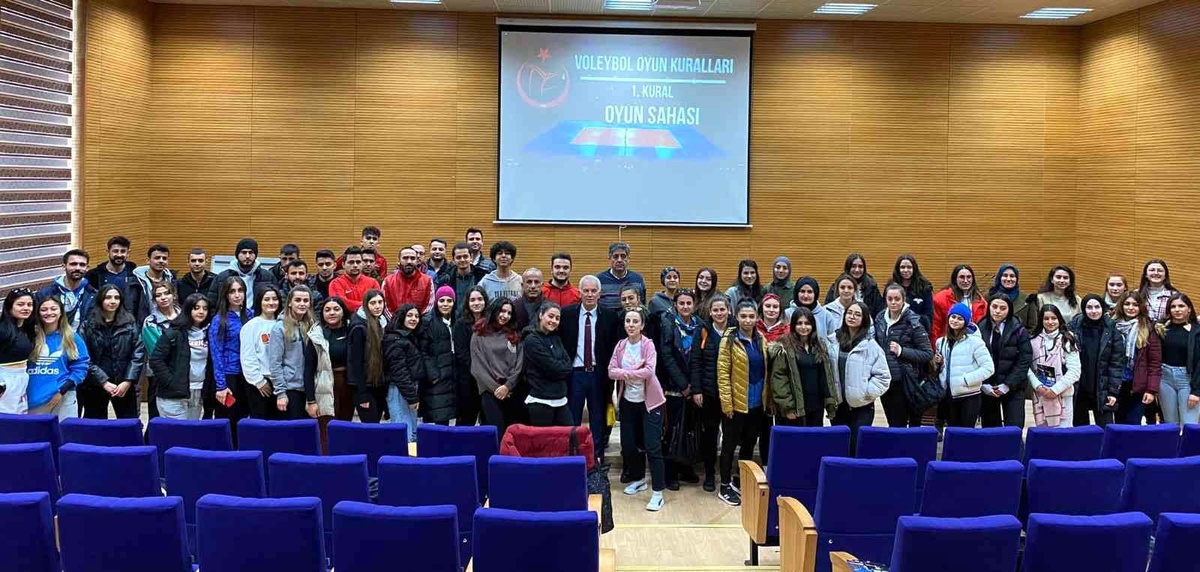 Voleybol Aday Hakem Kursu NEVÜ\'de yapıldı