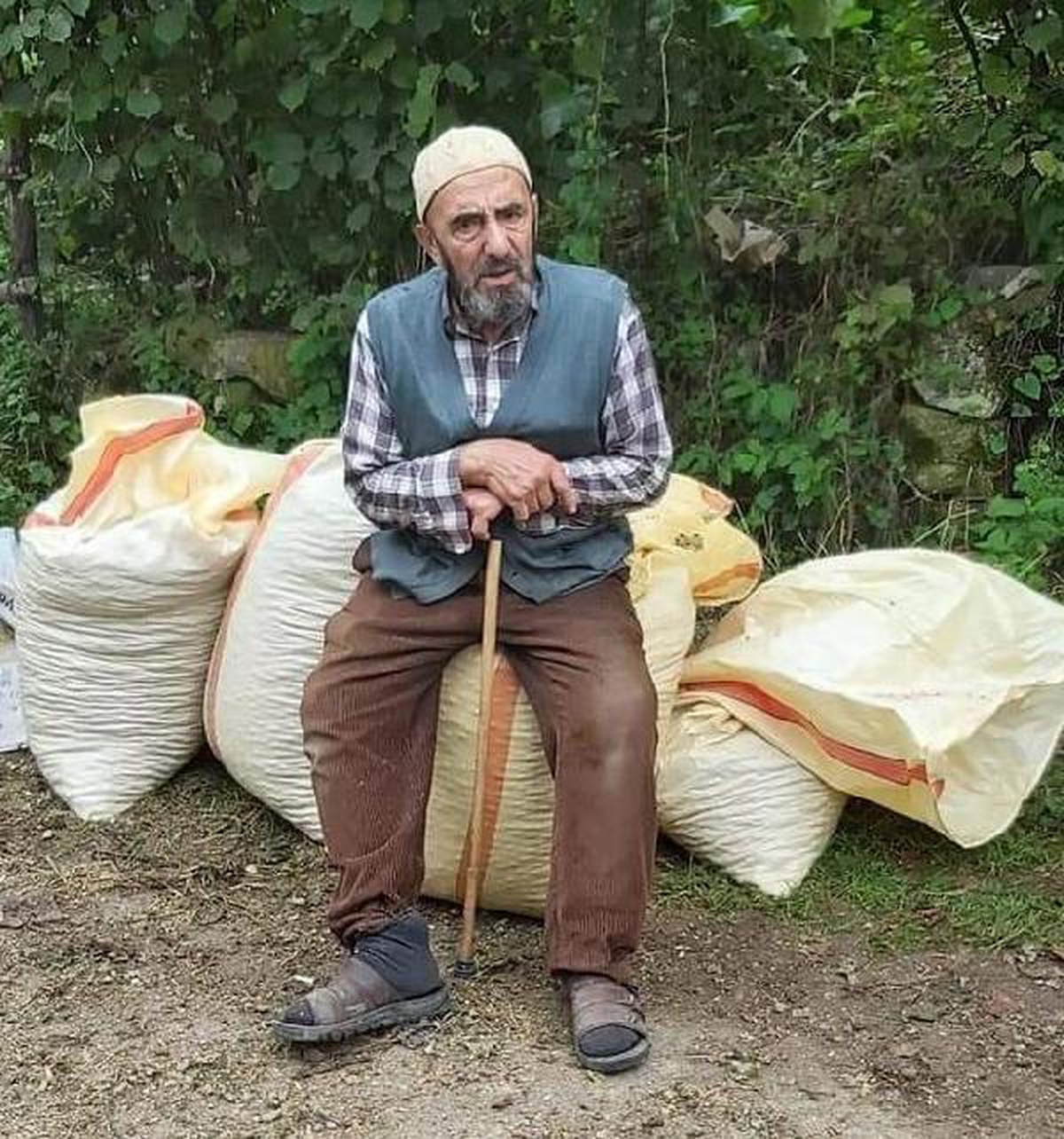 Yalnız yaşadığı evinde çıkan yangında öldü