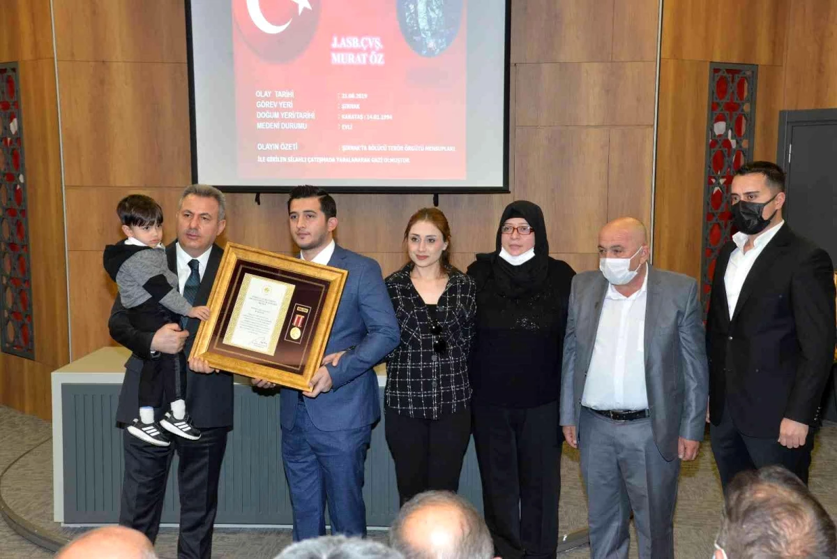 Adana\'da şehit yakını ve gazilere Devlet Övünç Madalyası verildi