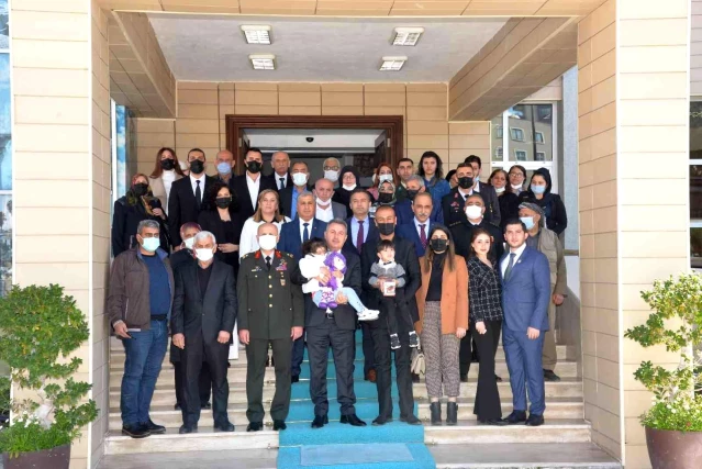 Adana'da şehit yakını ve gazilere Devlet Övünç Madalyası verildi