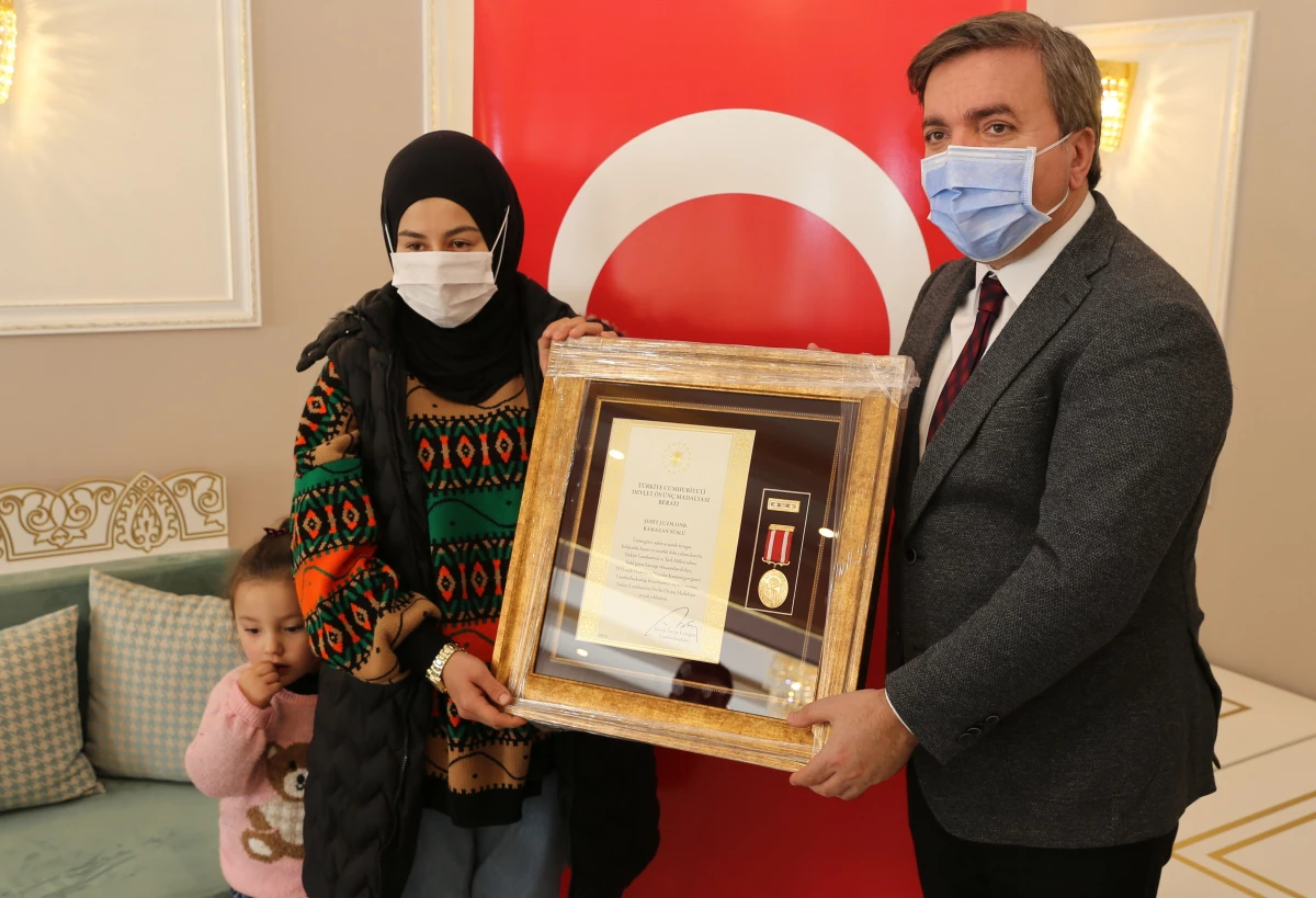 Son dakika haberleri... Aksaray\'da şehit ailesine Devlet Övünç Madalyası ve Beratı verildi