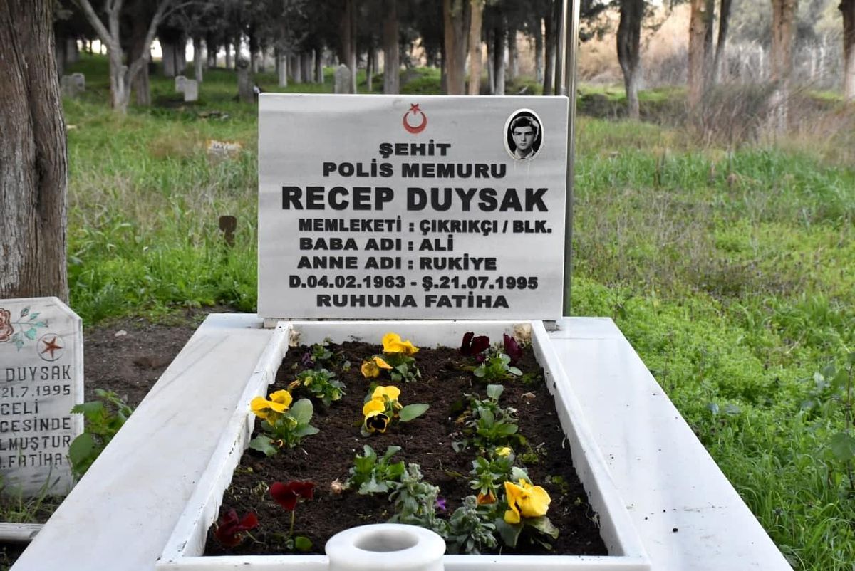 Edremit Belediyesi şehitlerini unutmuyor