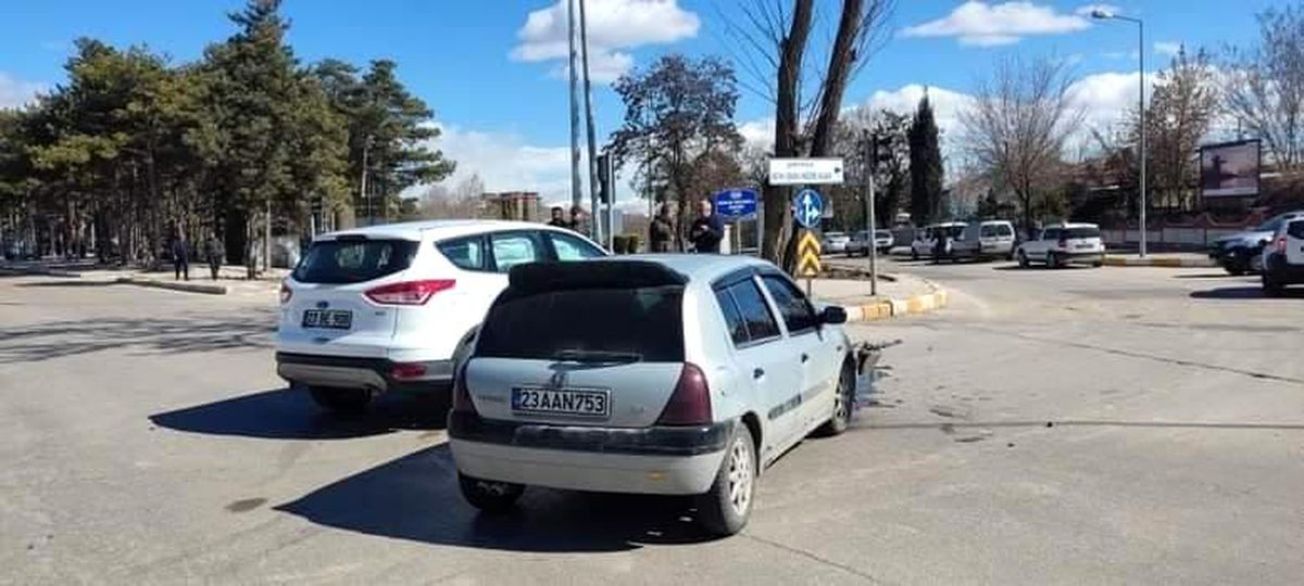 Elazığ\'da trafik kazası: 1 yaralı