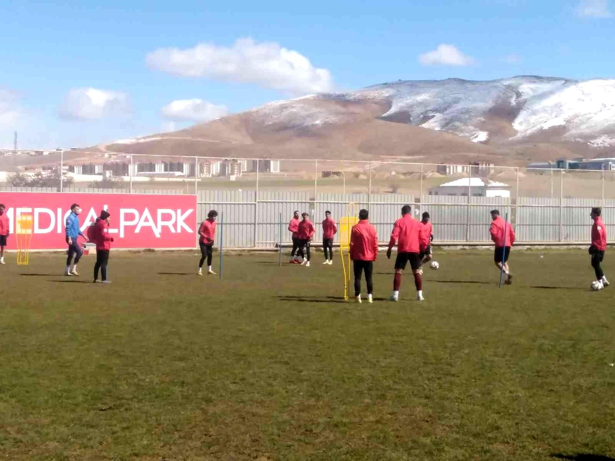 Elazığspor tam kadro çalıştı