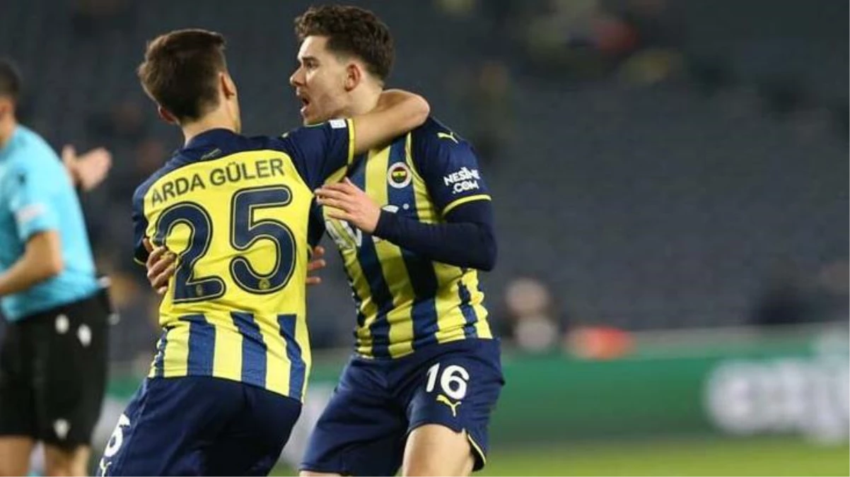 Fenerbahçe genç yeteneklerle sözleşme imzalayacak! Berke Özer ise bu isimler arasında yer almadı