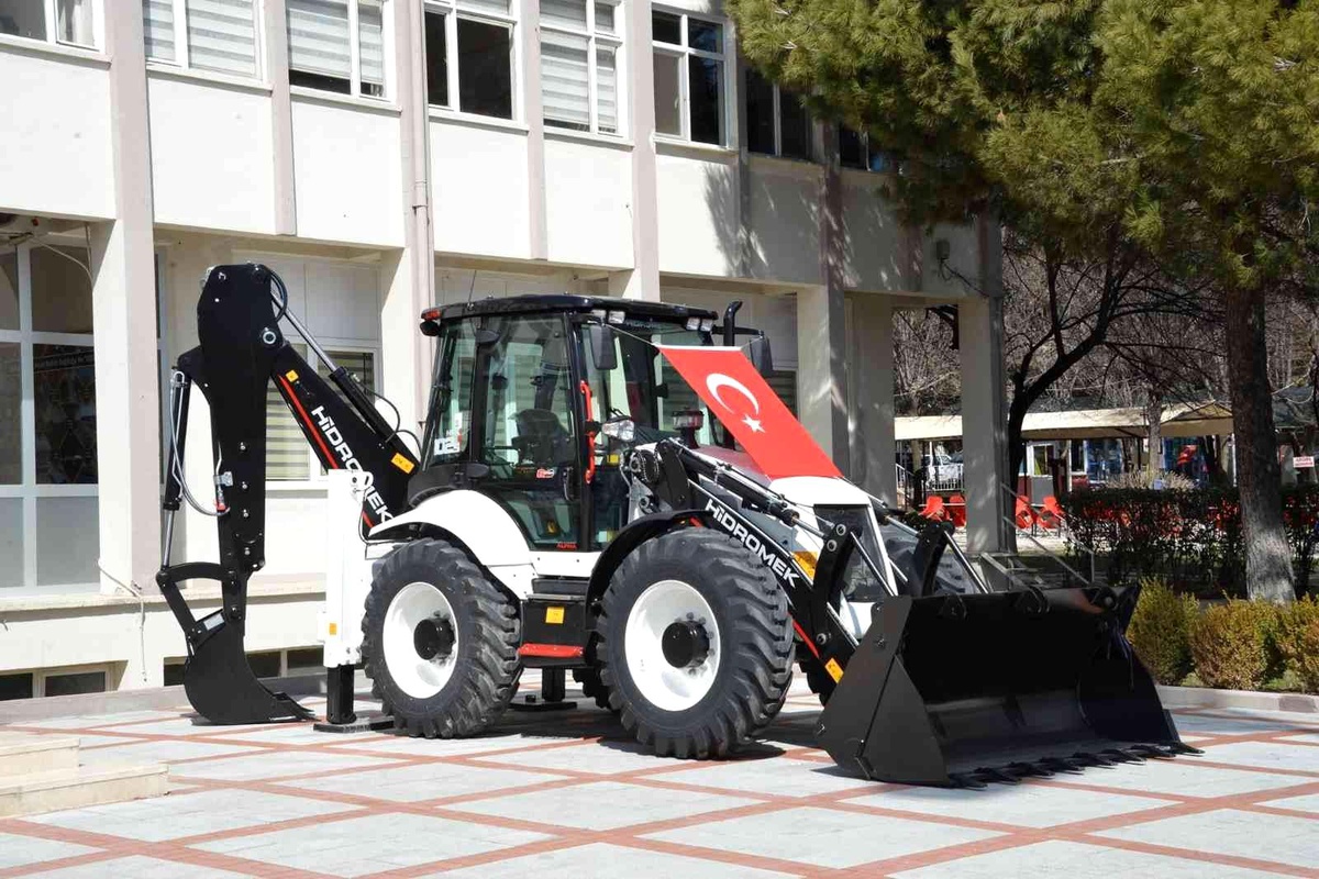 Gediz\'de araç filosuna iş makinesi desteği