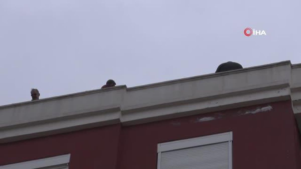 Güneş enerji panelini tamir etmek için çatıya çıktı... 4 metre yükseklikten düşen adamın cansız bedeni 1 gün sonra bulundu