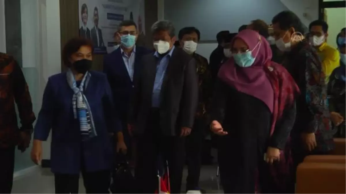 Son dakika haberi... Hayrat Vakfı'nın girişimleriyle Endonezya'da 'Ayasofya Dava Merkezi' açıldı