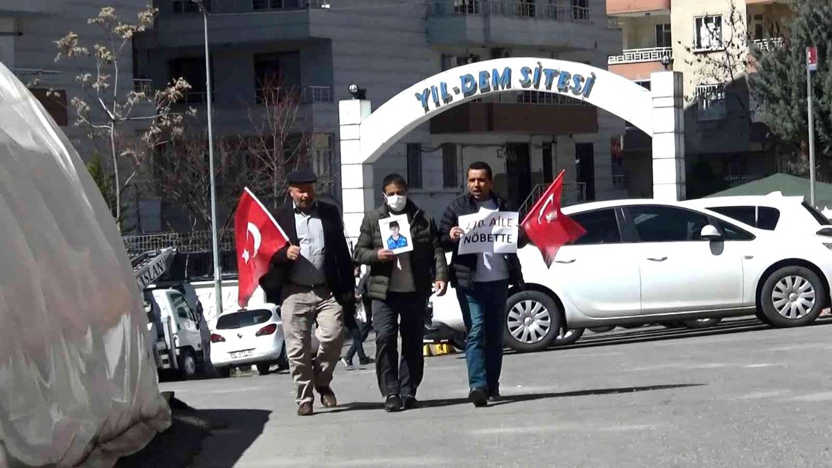 HDP önündeki ailelerin direnişine bir aile daha katıldı