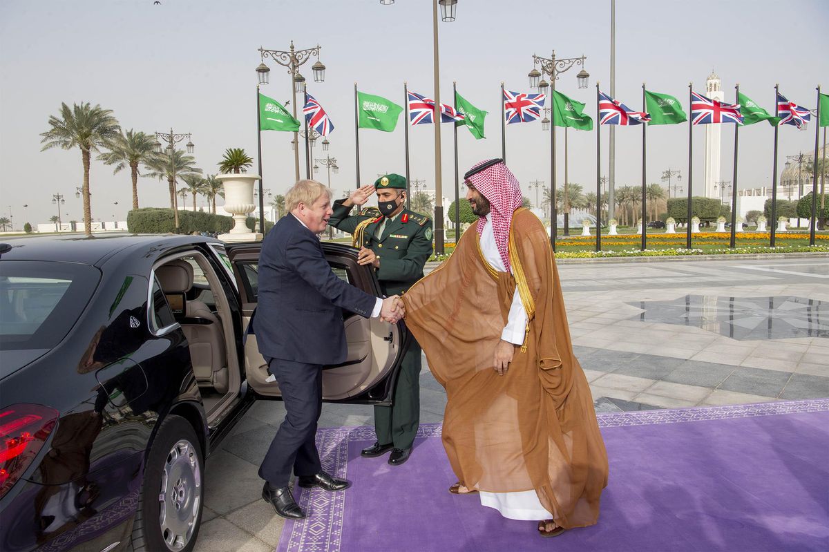 İngiltere Başbakanı Johnson ile Suudi Arabistan Veliaht Prensi Ukrayna\'daki gelişmeleri görüştü