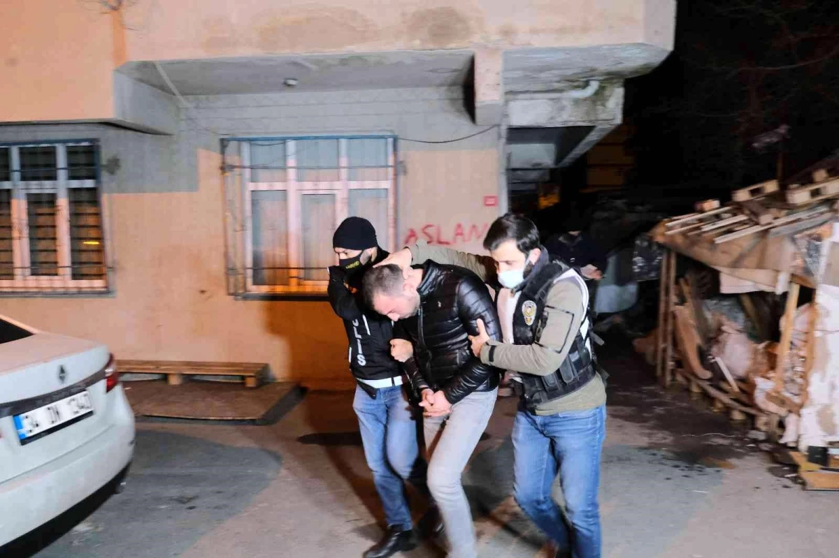 Son dakika... İstanbul\'da uyuşturucu tacirlerine yönelik eş zamanlı operasyon