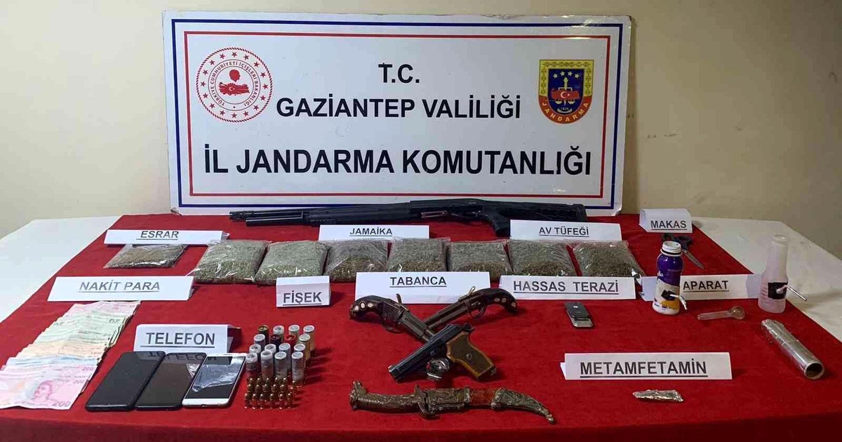 Son dakika haber: Jandarma uyuşturucu satıcısı ve kaçakçılara göz açtırmıyor