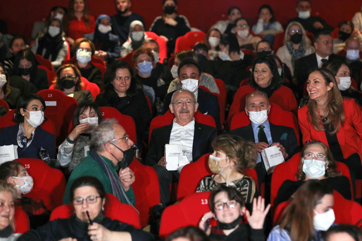 Kemal Kılıçdaroğlu, "Bergen" filmi çıkışında soruları yanıtladı Açıklaması
