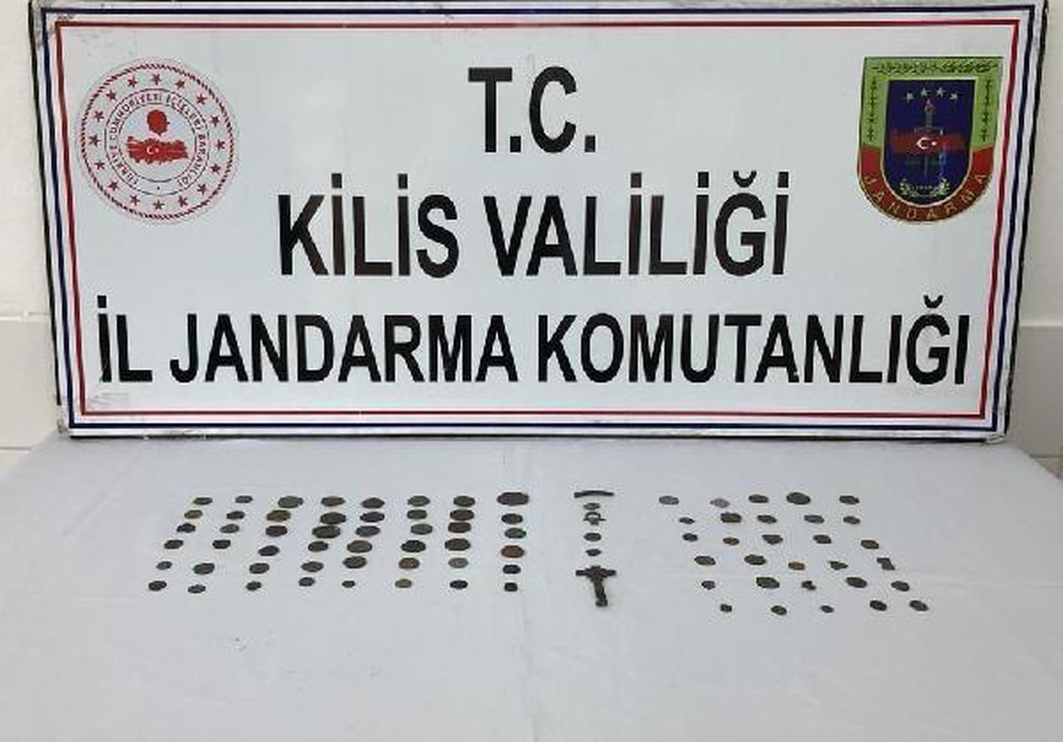 Kilis\'te tarihi 84 sikke ele geçirildi; 2 gözaltı