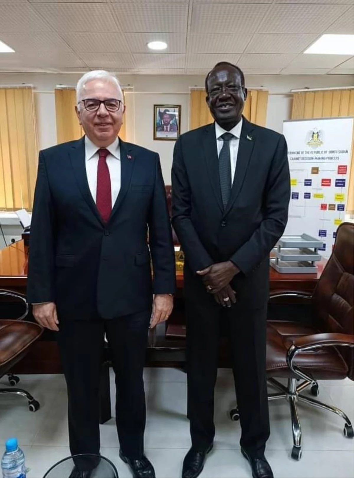 Son dakika haber | Türkiye\'nin Cuba Büyükelçisi Mutaf, Güney Sudan Çalışma Bakanı Mai ile görüştü