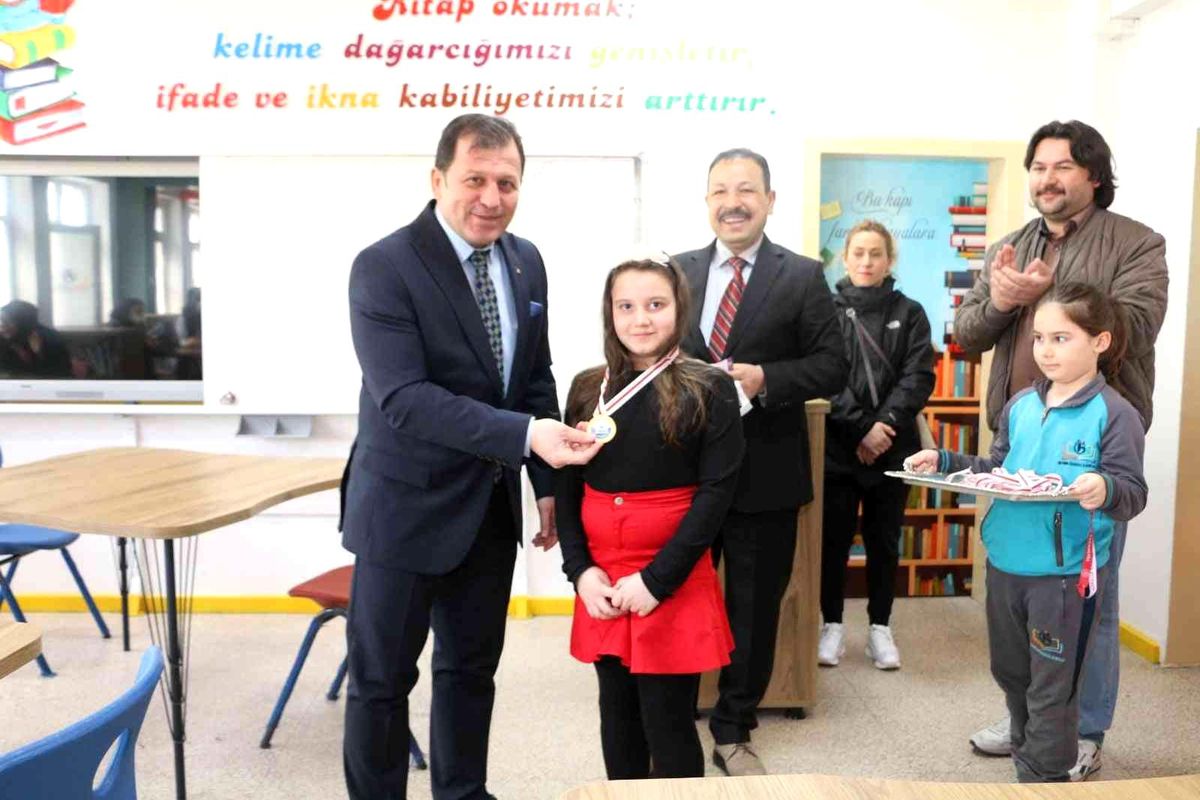 Ali İhsan Kabakcı öğrencilerle buluştu