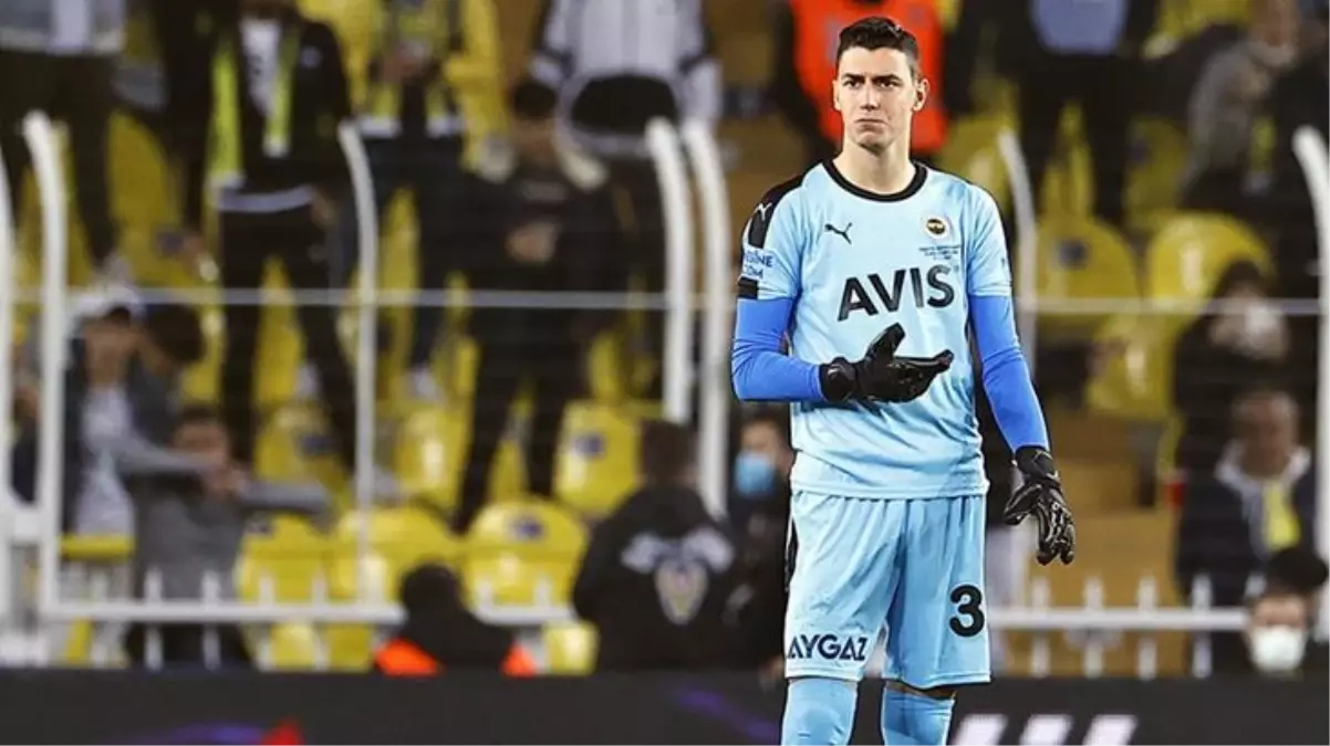 Ali Koç Fenerbahçe\'den ayrılacak ilk ismi açıkladı: Berke Özer\'le seneye birlikte olmayacağız