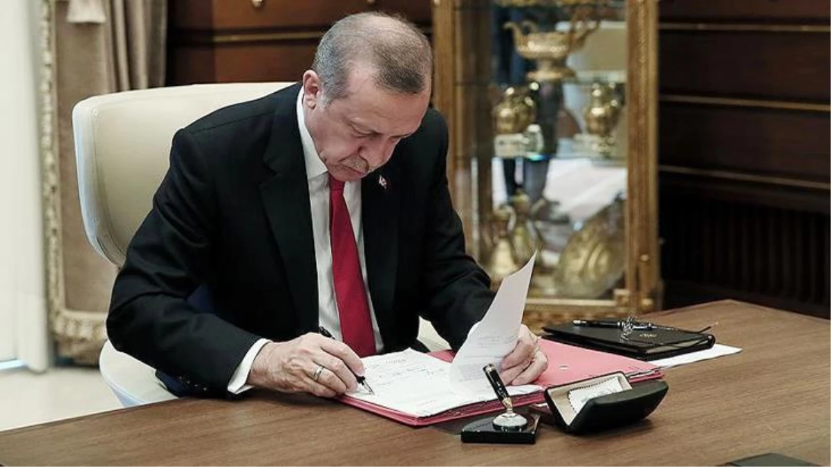 Cumhurbaşkanı Erdoğan\'ın imzasıyla Resmi Gazete\'de yayınlandı! 5 bakanlıkta görevden alma ve atamalar gerçekleşti