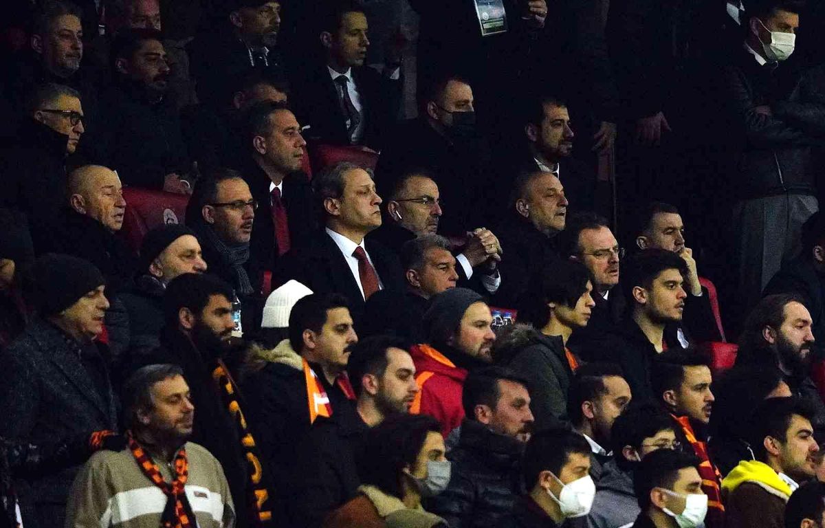 Bakan Kasapoğlu, TFF Başkanı Özdemir ve başkanlar maçı beraber izledi