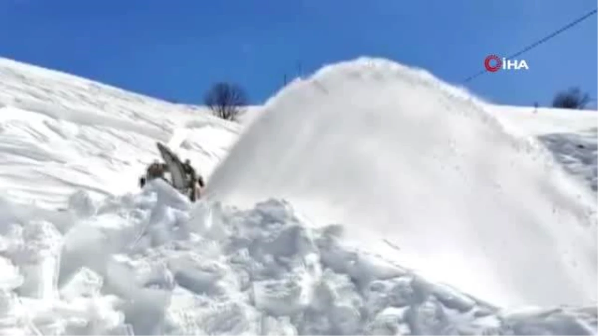 Bingöl'de kapalı olan 23 köy yolunda çalışmalar sürüyor