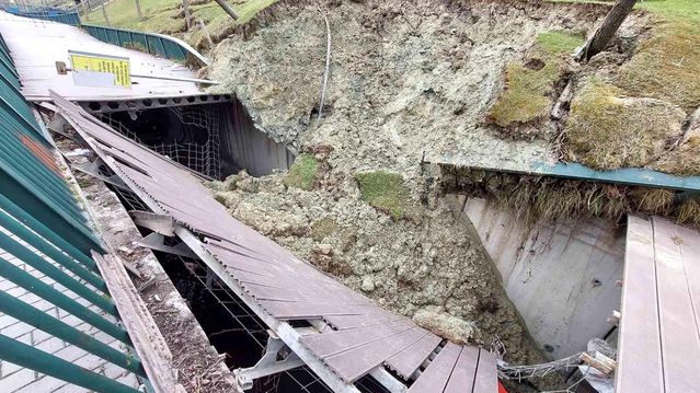 Esenler'de İBB'ye ait parkta toprak kayması: Facianın eşiğinden dönüldü