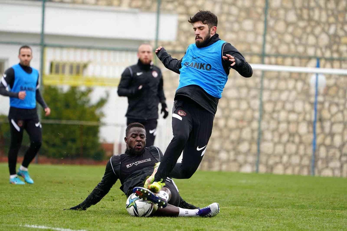 Gaziantep FK\'da Galatasaray maçı hazırlıkları sürüyor
