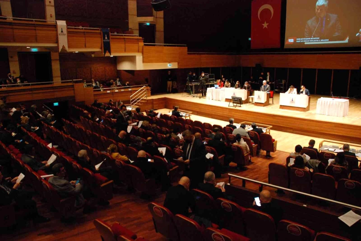 İzmir Büyükşehir Belediye Meclisi\'nde Urla tartışması