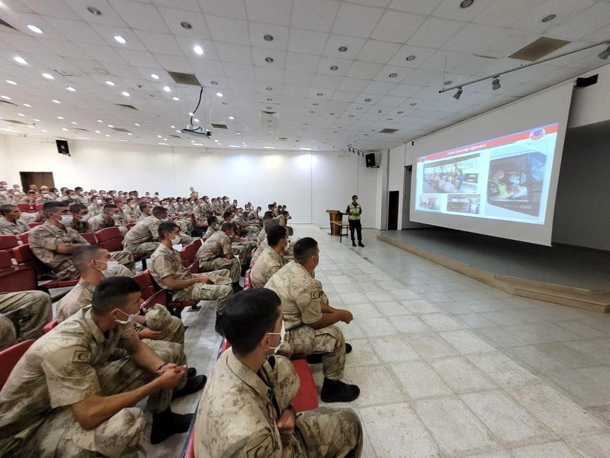 Son dakika haberi! Jandarmadan personellere trafik eğitimi semineri