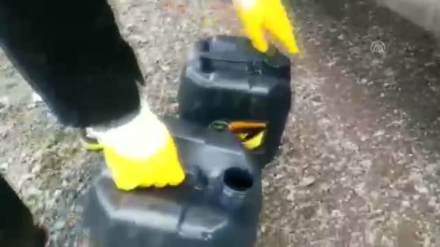 Karışımlı akaryakıt yapıp piyasaya sürdüğü öne sürülen 3 zanlı yakalandı