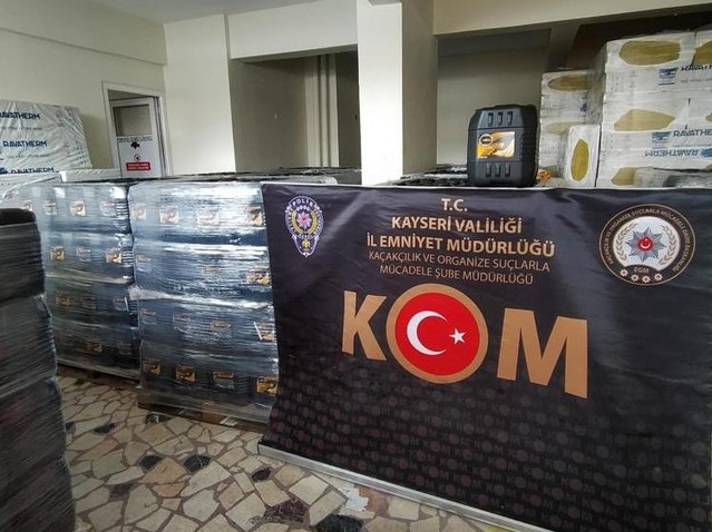 Karışımlı akaryakıt yapıp piyasaya sürdüğü öne sürülen 3 zanlı yakalandı