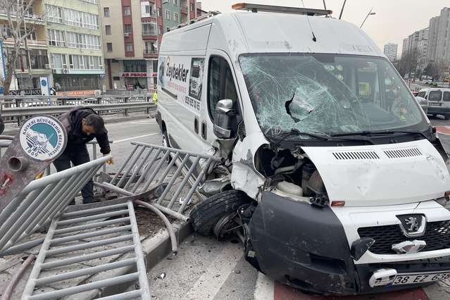 Zincirleme trafik kazasında 1 kişi yaralandı