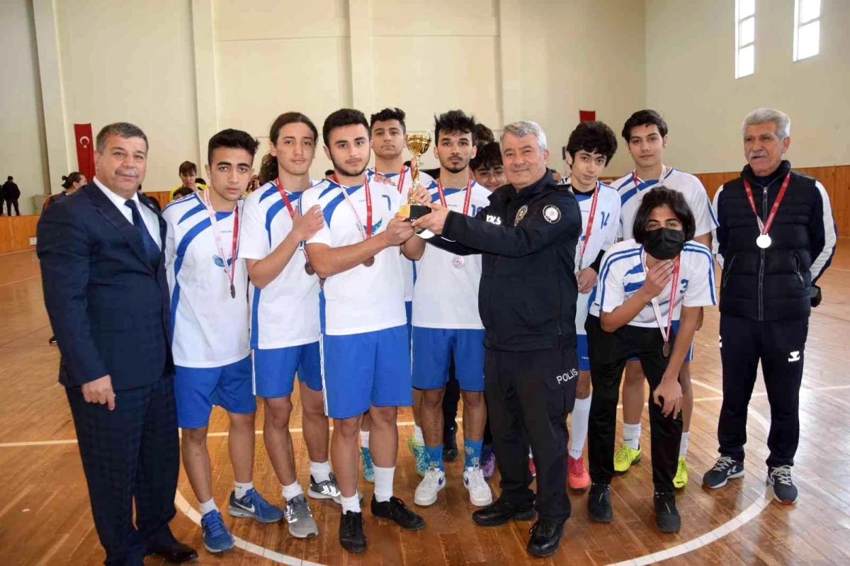 Kumluca Genç Erkekler Futbol Turnuvasının şampiyonu belli oldu