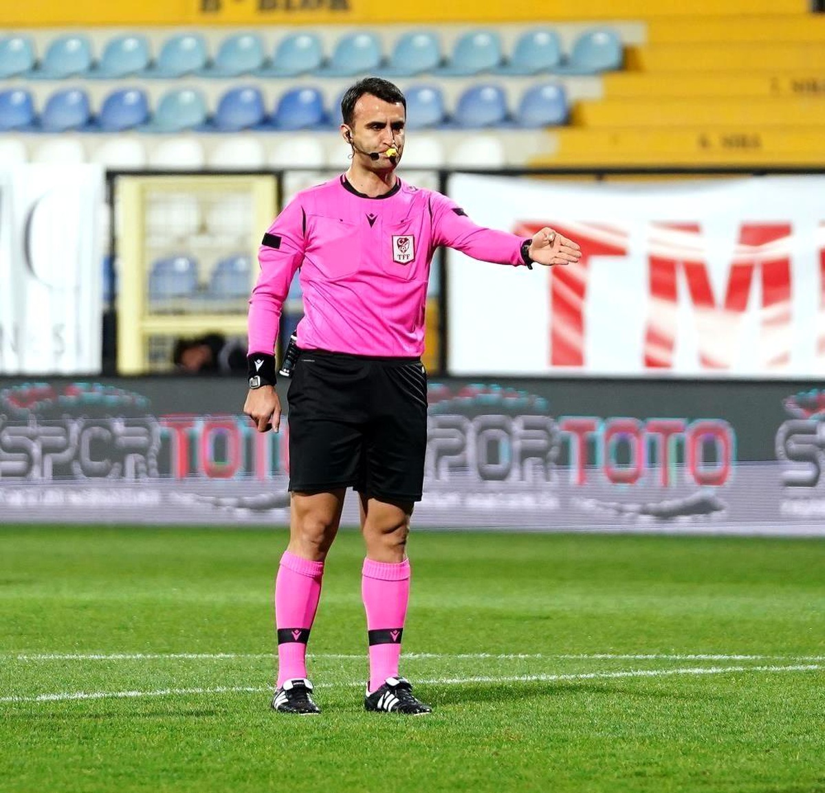 Sivasspor - Altay maçını Atilla Karaoğlan yönetecek