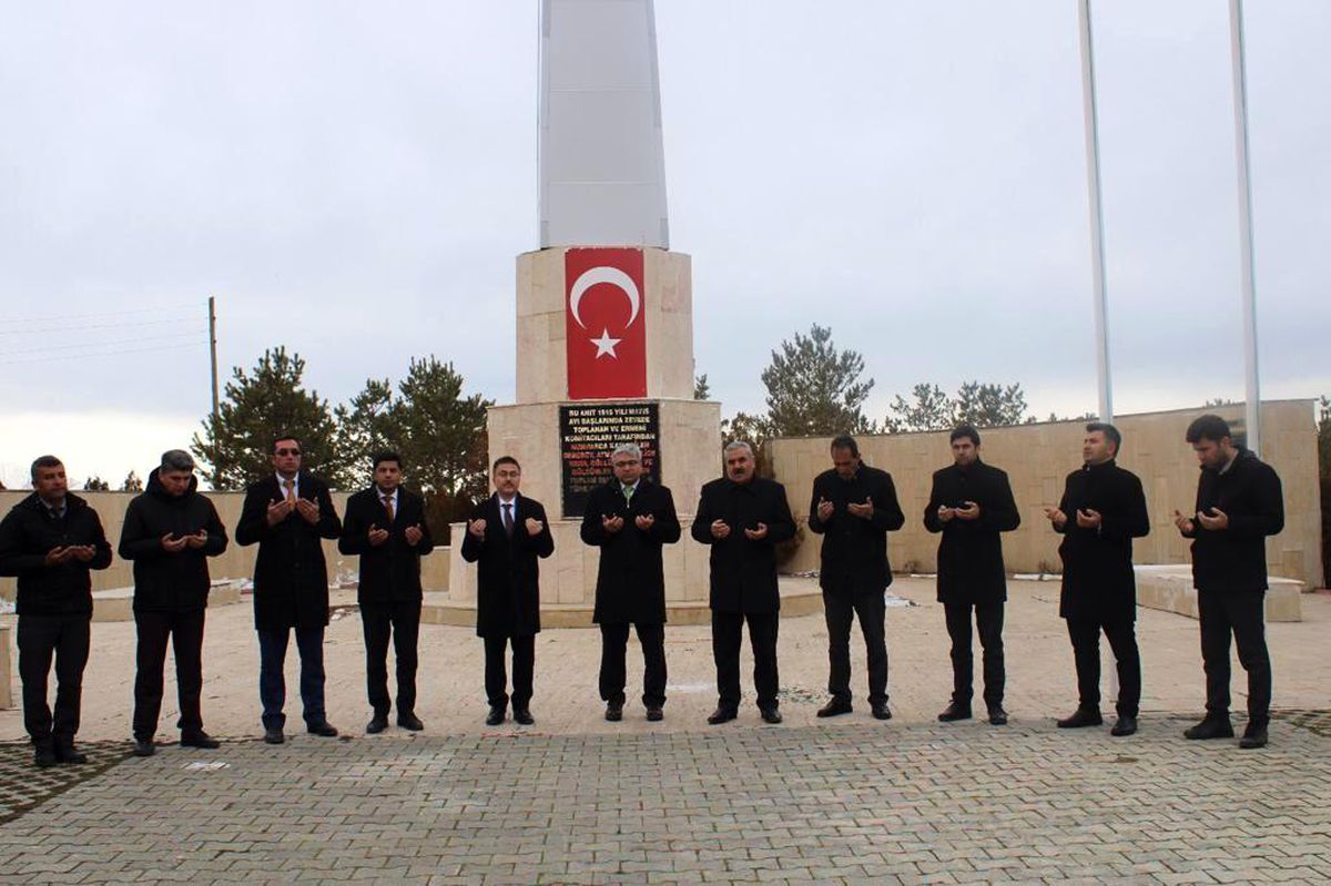 Son dakika: Van Denetimli Serbestlik Müdürlüğünden şehitleri anma etkinliği