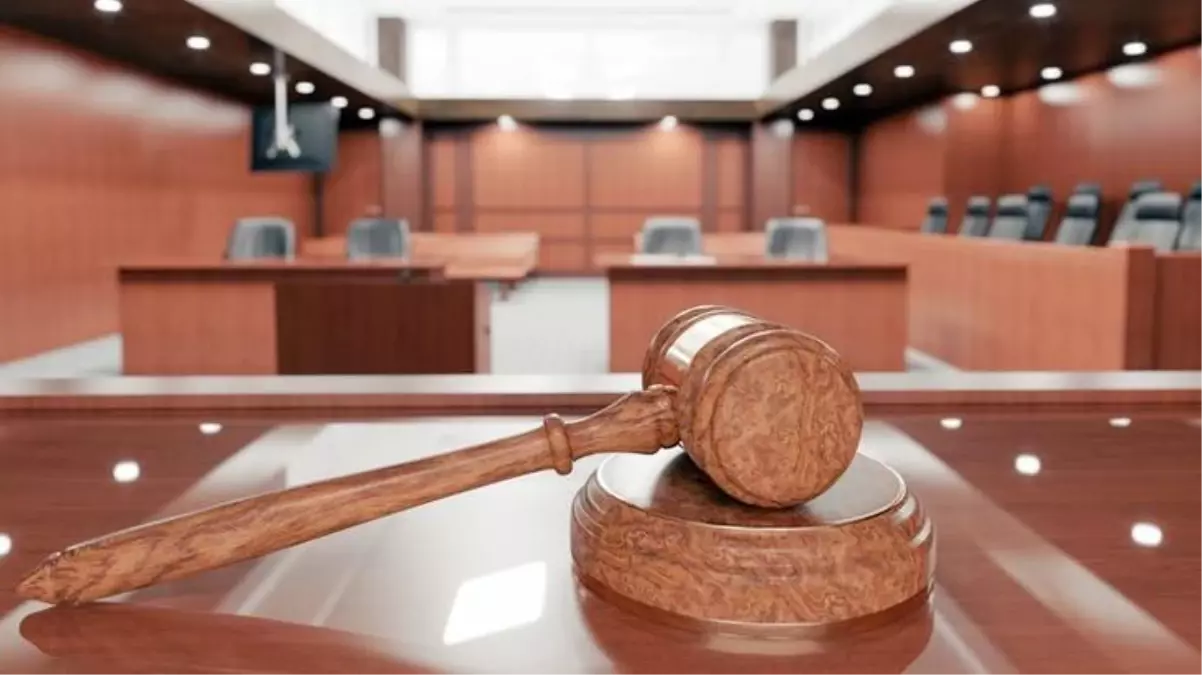 Mahkeme başkanı duruşmadan çekildi! Sebebi ise sözünün kesilmesi