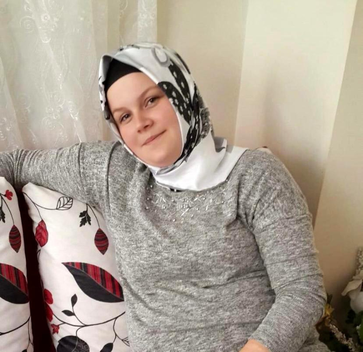 Balkondan düşerek hayatını kaybeden genç kadının eşi adli kontrol şartıyla serbest bırakıldı