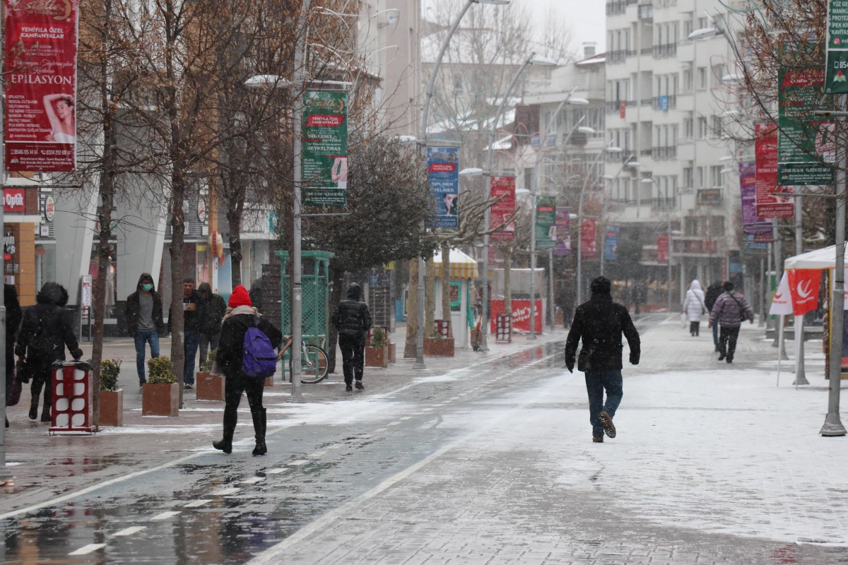 Bolu, Düzce, Zonguldak ve Bartın\'da kar etkili oluyor