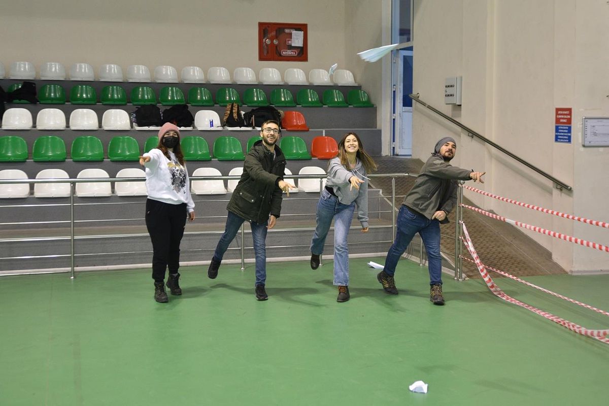 Bursa\'da kağıt uçak şampiyonası elemeleri yapıldı