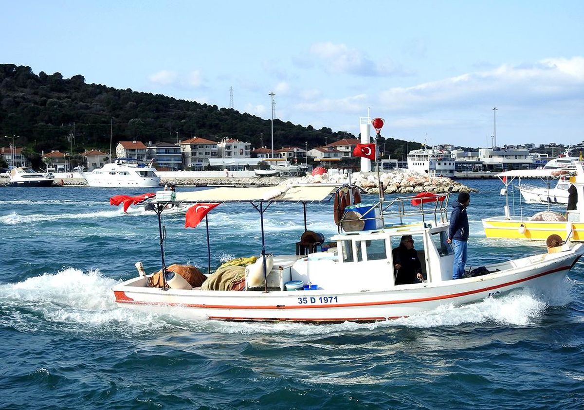 Çanakkale Deniz Zaferi, karada ve denizde kutlandı