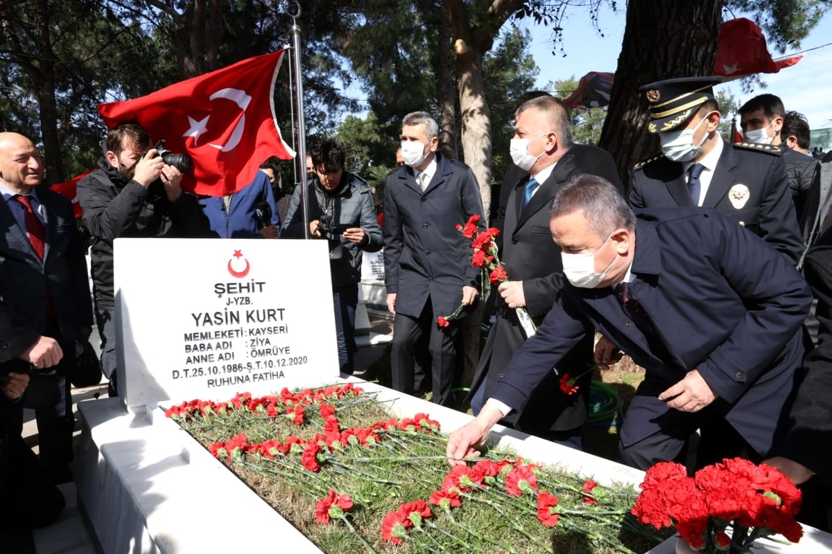 Çanakkale Zaferi\'nin 107\'nci yılı Antalya\'da törenlerle kutlandı