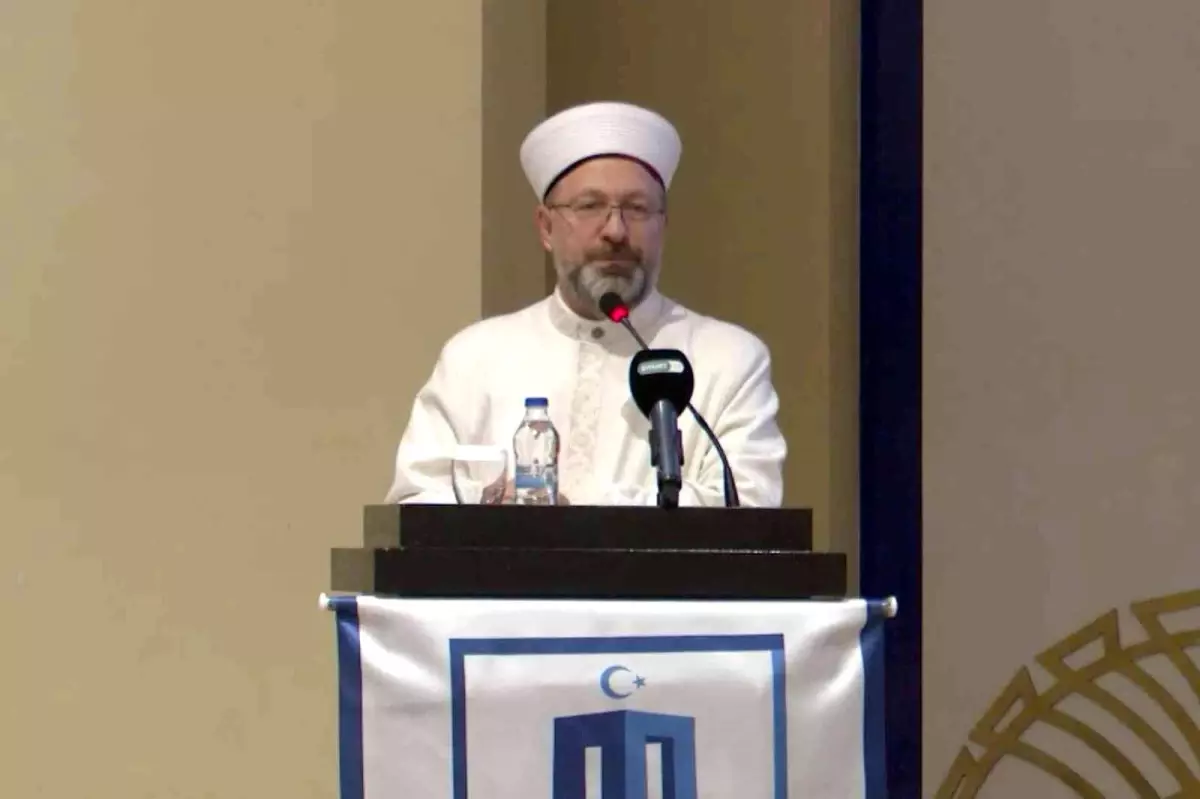 Diyanet İşleri Başkanı Erbaş, şehit aileleri ve gazilerle bir araya geldi