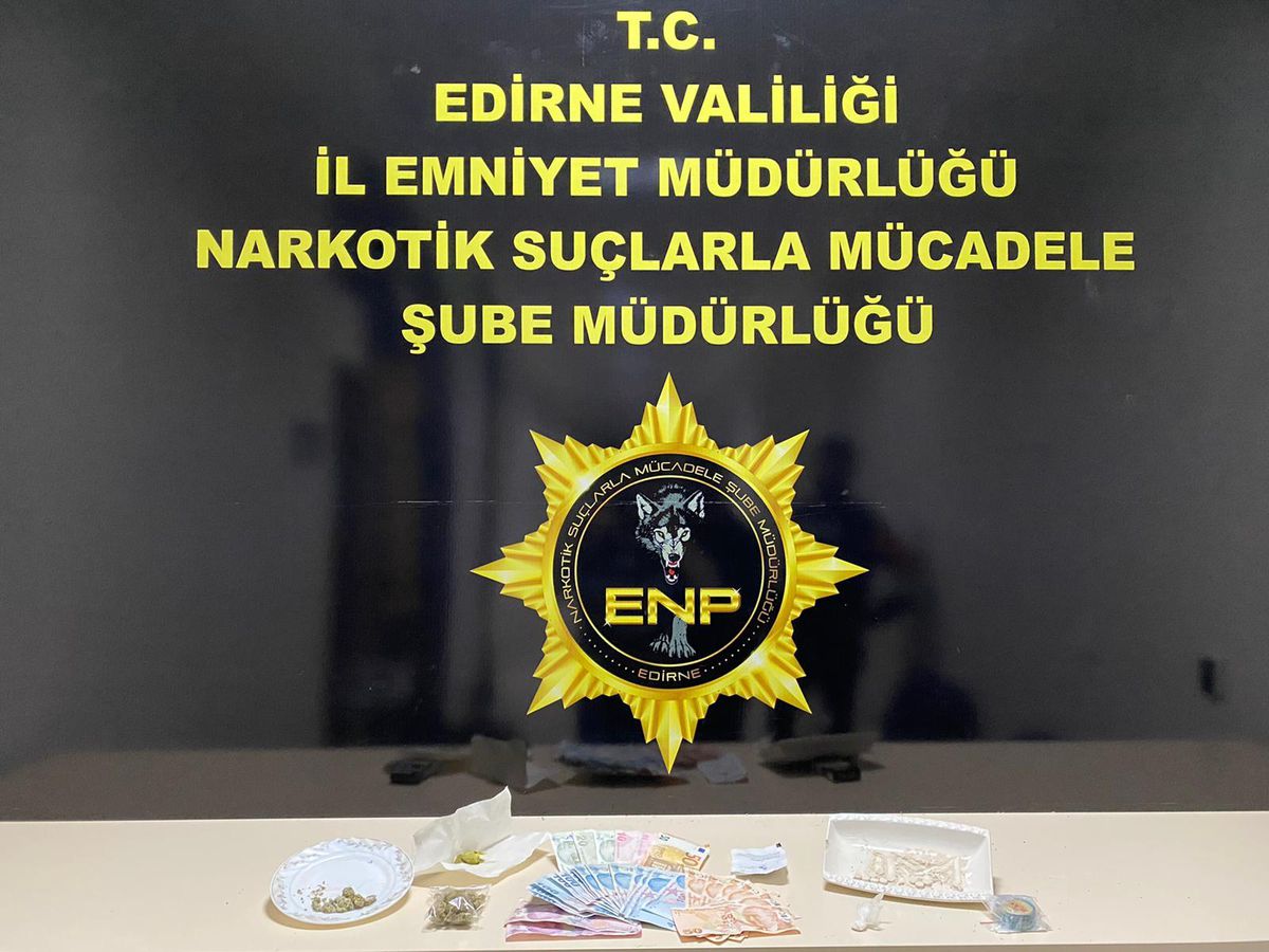 Edirne\'de evde uyuşturucu ele geçirilmesiyle ilgili yakalanan 3 zanlı tutuklandı