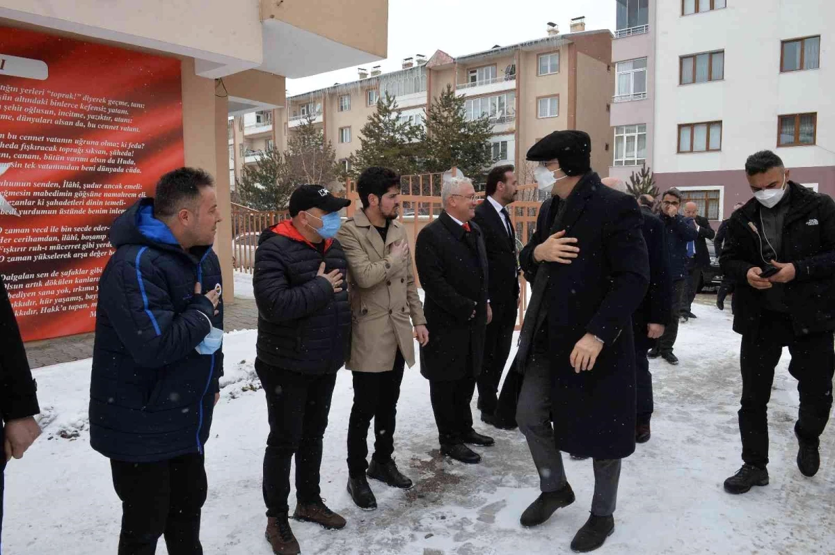 Erzurum Valisi Memiş\'ten şehit ve gazi derneklerine ziyaret