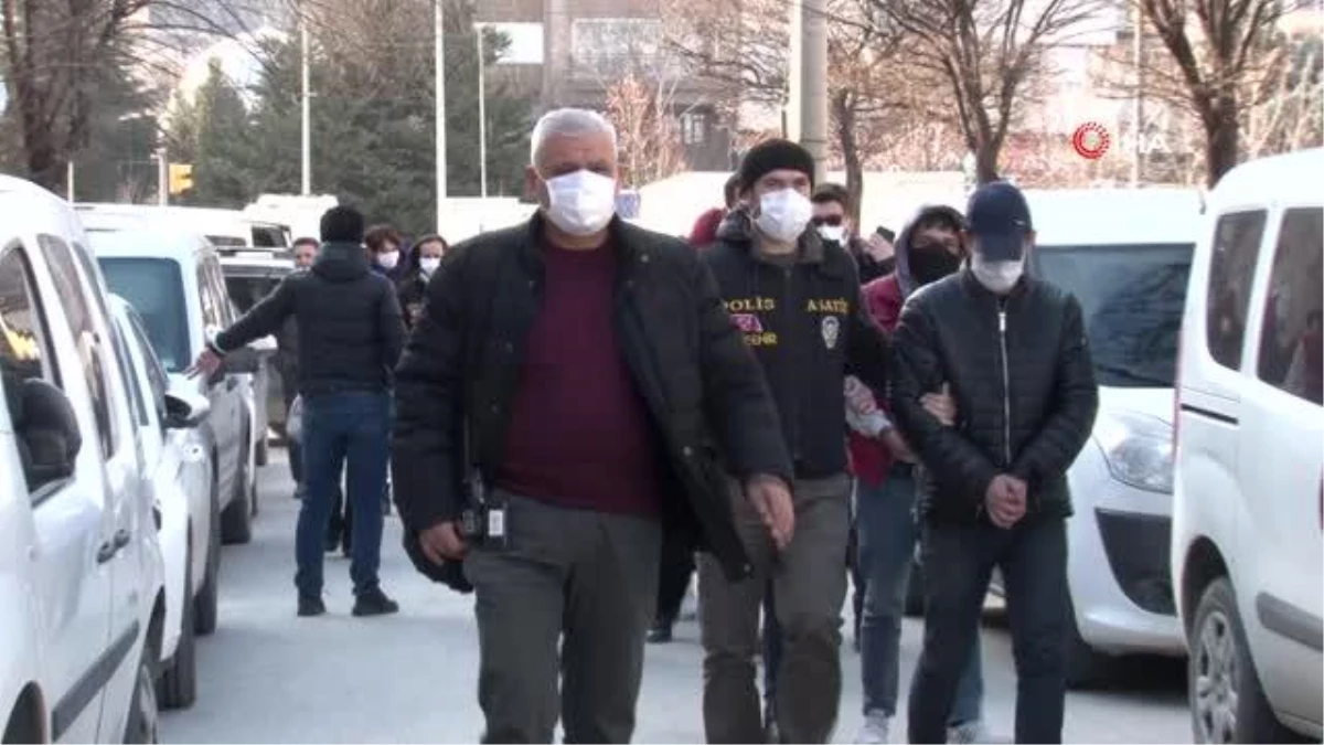 Eskişehir\'de fuhuş operasyonu: 4\'ü kadın 7 şüpheli yakalanarak gözaltına alındı